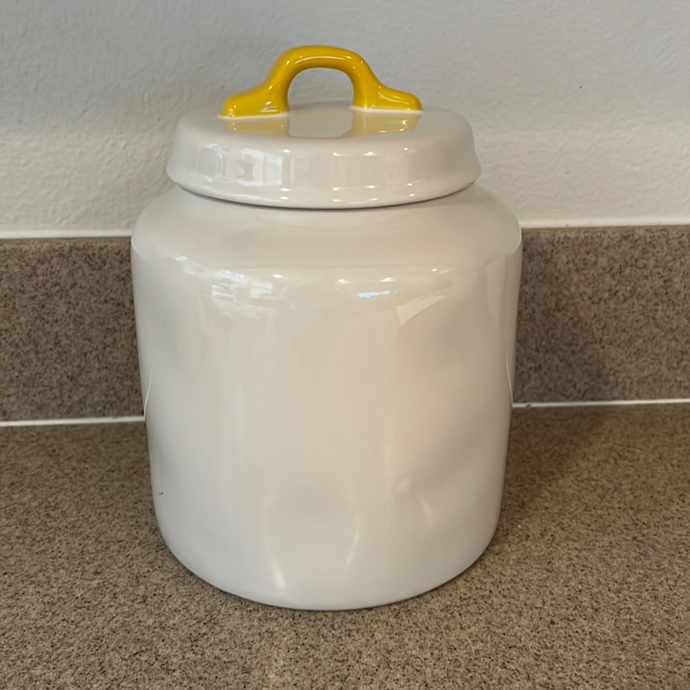 Rae Dunn Queen Bee Jar with Lid - Picture 4 of 7